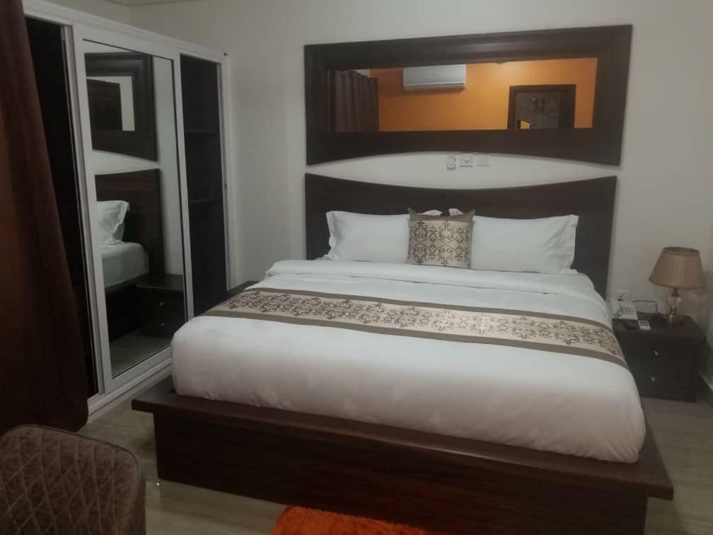 Grace Garden Hotel Sekondi-Takoradi Kültér fotó